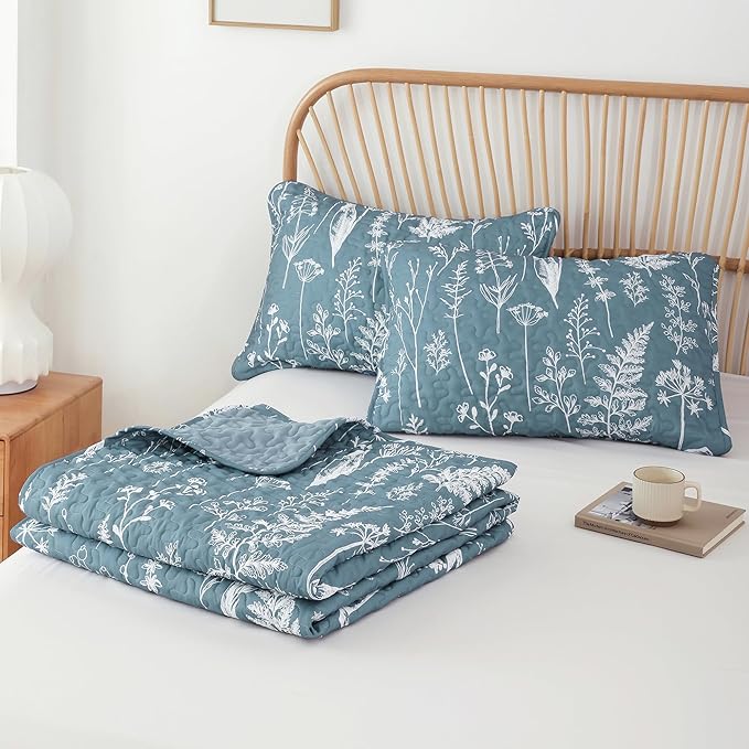 JANZAA Twin Quilt Mineral Blue Quilt Bed Spread Boho Quilt with Floral Pattern Microfiber Quilts Set 2 Pieces Lightweight Comforter Reversible Bedding Set, 1Quilt 66x90 inches,1 Pillowcase
