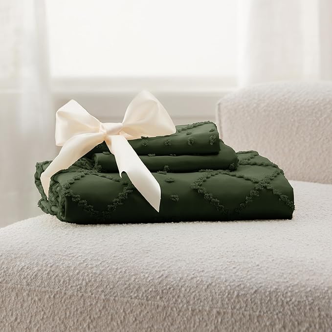 Bedsure Boho Oversized King Duvet Cover,Dark Green Breathable & Soft Boho Bedding,Machine Washable Comforter Cover for All Seasons, Includes 1 Duvet Cover 120"x98" with 2 Pillow Shams & Zipper Closure
