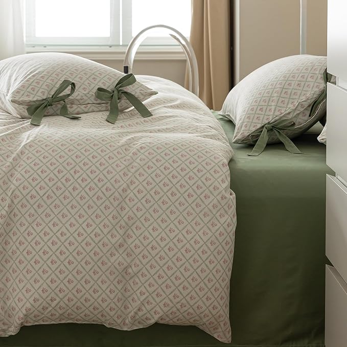 VM VOUGEMARKET Green White Comforter Set Queen with Red Flower Plaid Prints,3 Pieces Cottagecore Bedding Set,Aesthetic 1 Comforter with 2 Bowknot Pillowcases for Girls Women 90x90 Inch