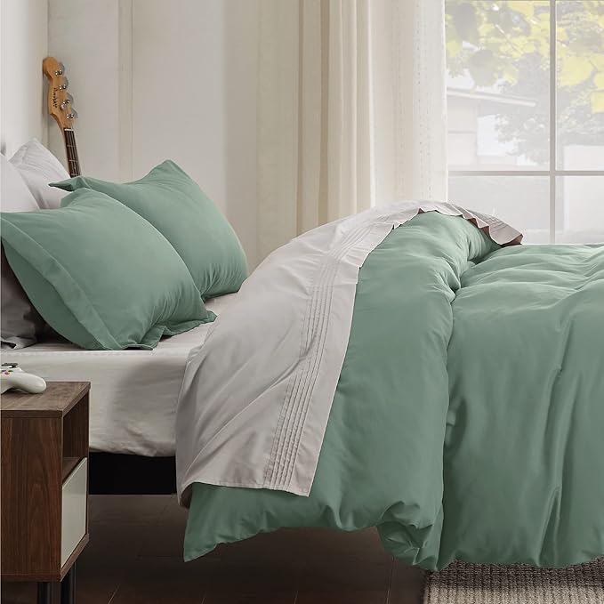Bedsure Duvet Cover Queen Size - Only Includes 1 Duvet Cover (90"x90"), Hotel Luxury Soft Double Brushed All Season Bedding for Kids & Adults, Zipper Closure, NO Comforter, Sage Green