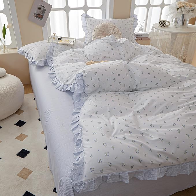 LifeTB Blue Floral Comforter Set Boho Ruffle Comforter Set Queen Vintage Garden Floral Bedding Comforter Soft Fluffy Lightweight Bedding Set Girls Cute Flowers Botanical Comforter with 2 Pillowcases