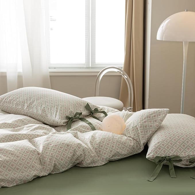 VM VOUGEMARKET Full Comforter Set Red Flower Down Comforter with 2 Bowknot Pillowcases Green White Plaid Prints Modern Farmhouse Bedding Set for All Season Bed in a Bag 80x90 Inch 3 Pieces