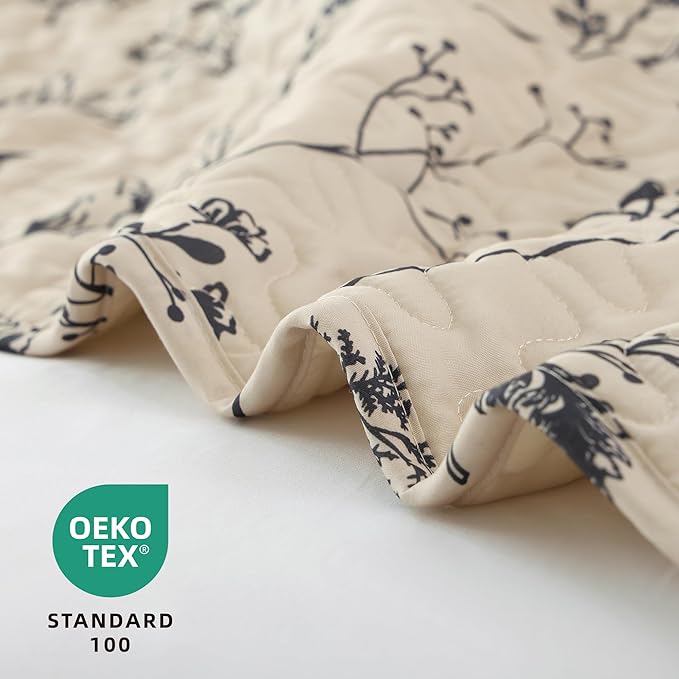 JANZAA Twin Quilt Beige Quilt Bed Spread Boho Quilt with Floral Pattern Microfiber Quilts Set 2 Pieces Lightweight Comforter Reversible Bedding Set,1Quilt 66x90 inches,1 Pillowcase