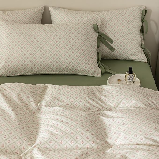VM VOUGEMARKET Full Comforter Set Red Flower Down Comforter with 2 Bowknot Pillowcases Green White Plaid Prints Modern Farmhouse Bedding Set for All Season Bed in a Bag 80x90 Inch 3 Pieces