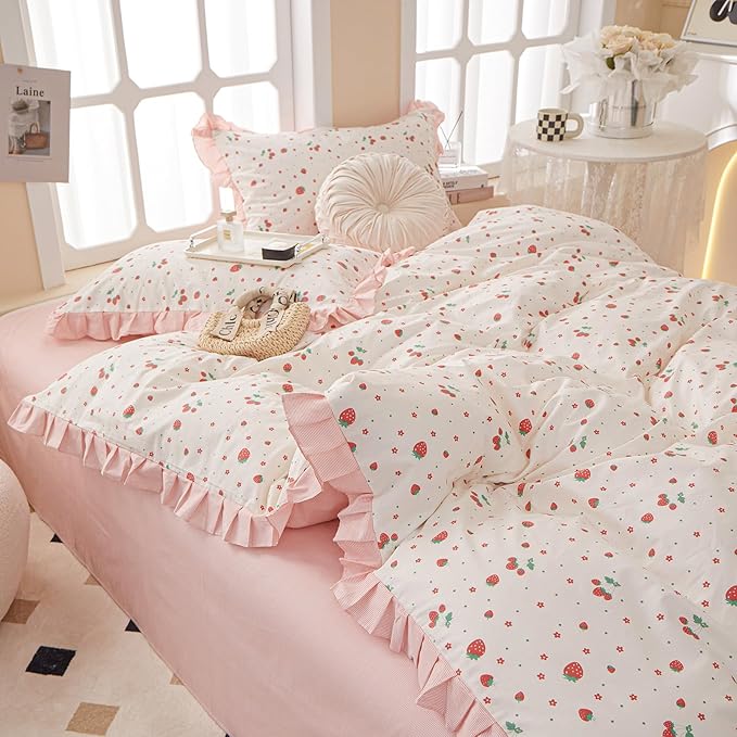 Kawaii Strawberry Duvet Cover Twin XL Girls Princess Pink Lace Duvet Cover 100% Cotton Cute Ruffle Bedding Set Twin XL Romantic Strawberry Print Ruffled Comforter Cover with Zipper Closure