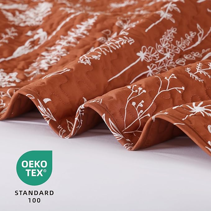 JANZAA Quilts Queen Size Floral Bed Spread Terracotta Quilts Queen Size with Botanical Pattern Burnt Orange Microfiber Bedding Set Lightweight Farmhouse (2 Pillow Cases)