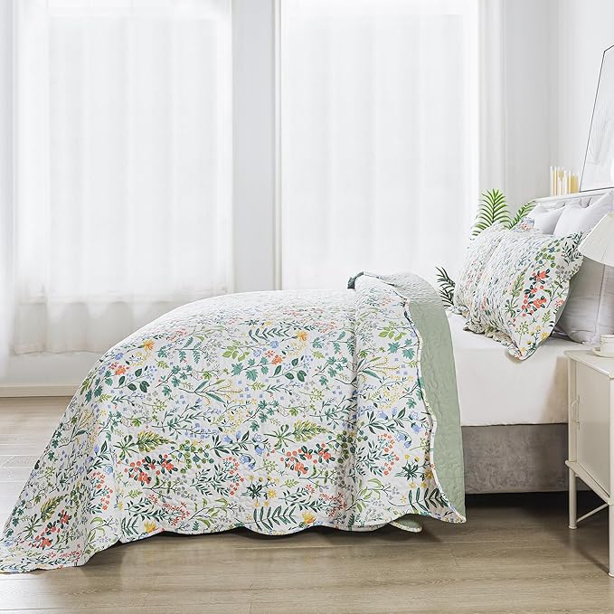 HoneiLife Queen Quilt Bedding Set - 3 Pieces Microfiber Quilt Sets Lightweight Bedspreads Reversible Coverlets Retro Bed Cover Floral Bedding Set Wildflower Quilts All Season Use