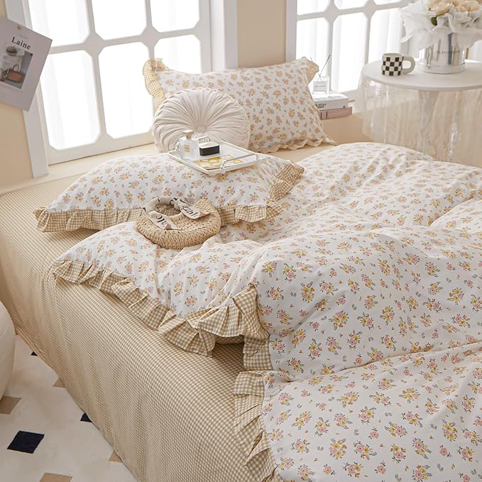 Ruffle Floral Comforter Set Full Size 3 Pieces Chic Coquette Bedding Aesthetic Flower Comforter with 2 Lace Pillowcases Romantic Ruffled Comforter Floral Cottagecore Bedding Fluffy Bed Set Full