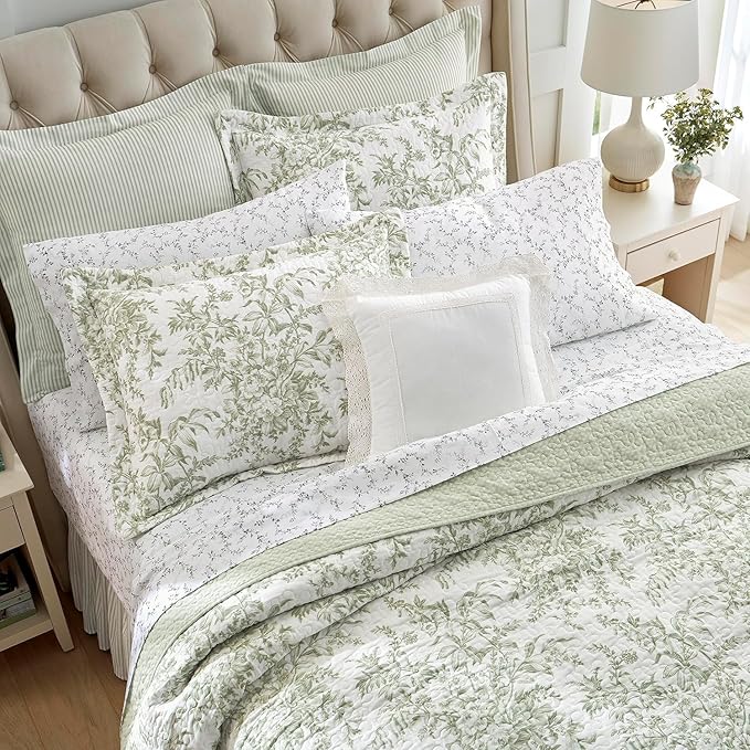 Laura Ashley - King Quilt Set, Soft & Reversible Cotton Floral Bedding with a Medium Weight Feel, 3 Piece Bed Set with Matching Pillowcases (Bedford Green/Off-White)