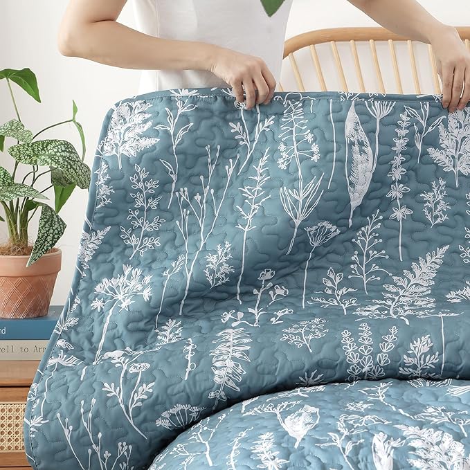 JANZAA Twin Quilt Mineral Blue Quilt Bed Spread Boho Quilt with Floral Pattern Microfiber Quilts Set 2 Pieces Lightweight Comforter Reversible Bedding Set, 1Quilt 66x90 inches,1 Pillowcase