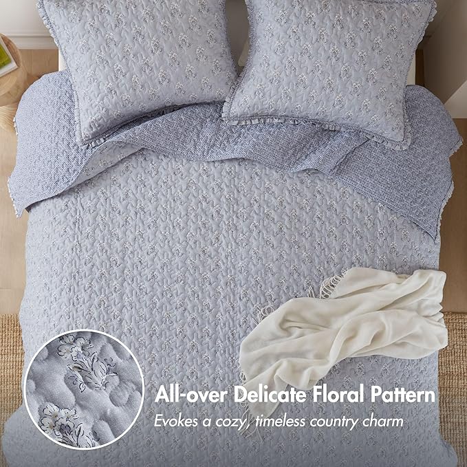 Madison Park Vintage Floral Quilt Set King Size, Reversible Bedding & Lightweight Bedspread Set, Traditional Block Print Coverlets with Ruffled Edge, 3-Piece with 2 Shams, Blue
