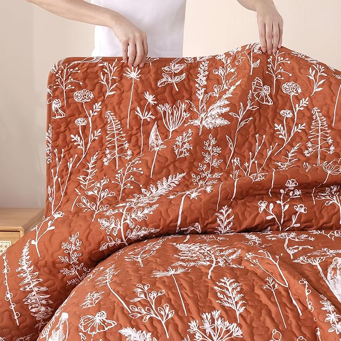 JANZAA Terracotta Bed Spread Boho Quilt with Floral Pattern Microfiber Quilts Set - 3 Pieces Lightweight Comforter Reversible Bedding - 1 Quilt 104x90 inches, 2 Pillowcases