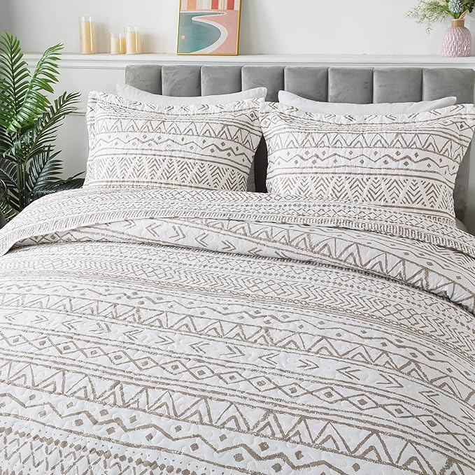 Travan 3-Piece King Quilt Set Striped Pattern Microfiber Soft Lightweight Bedding Set with Shams for All Season, Cream Strips, King Size