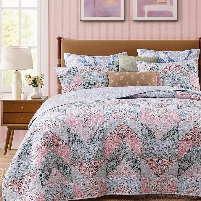 Quilt Set King Size, Patchwork Pink Floral Quilt Sets, Reversible Bedspread Lightweight and Breathable for All Seasons, Soft Quilted Bedspread with 2 Pillow Shams