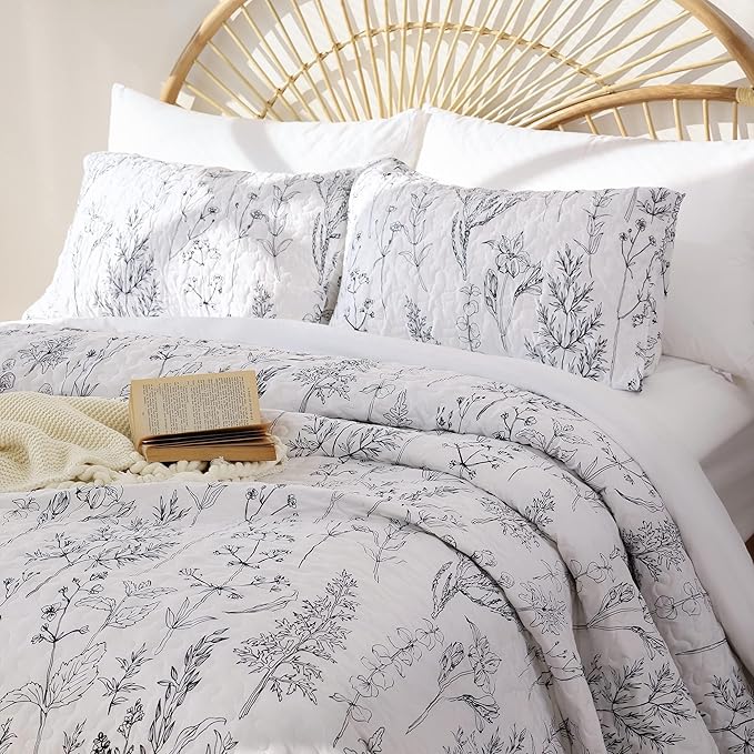 JANZAA Quilt King Size White Quilt Bed Spread Boho Quilt with Floral Pattern Microfiber Quilts Set 3 Pieces Lightweight Comforter Reversible Bedding Set 1Quilt（104x90 inches） and 2 Pillow Cases