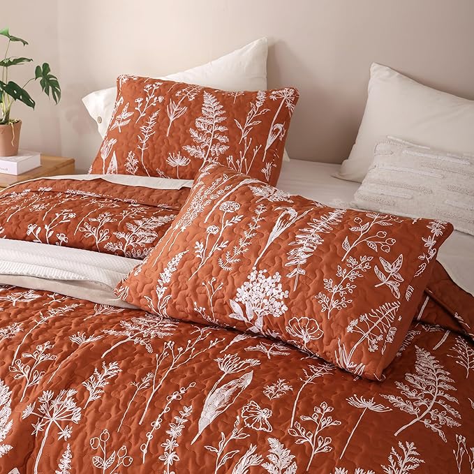 JANZAA Terracotta Bed Spread Boho Quilt with Floral Pattern Microfiber Quilts Set - 3 Pieces Lightweight Comforter Reversible Bedding - 1 Quilt 104x90 inches, 2 Pillowcases